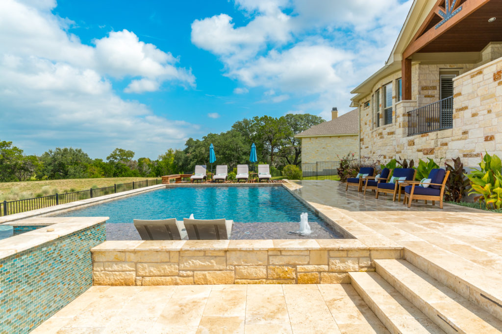 Trpical home with a beautiful pool