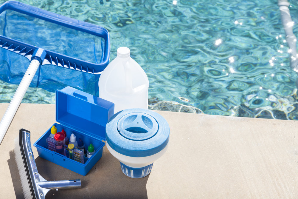 Equipment for testing the quality of pool water and cleaning a pool