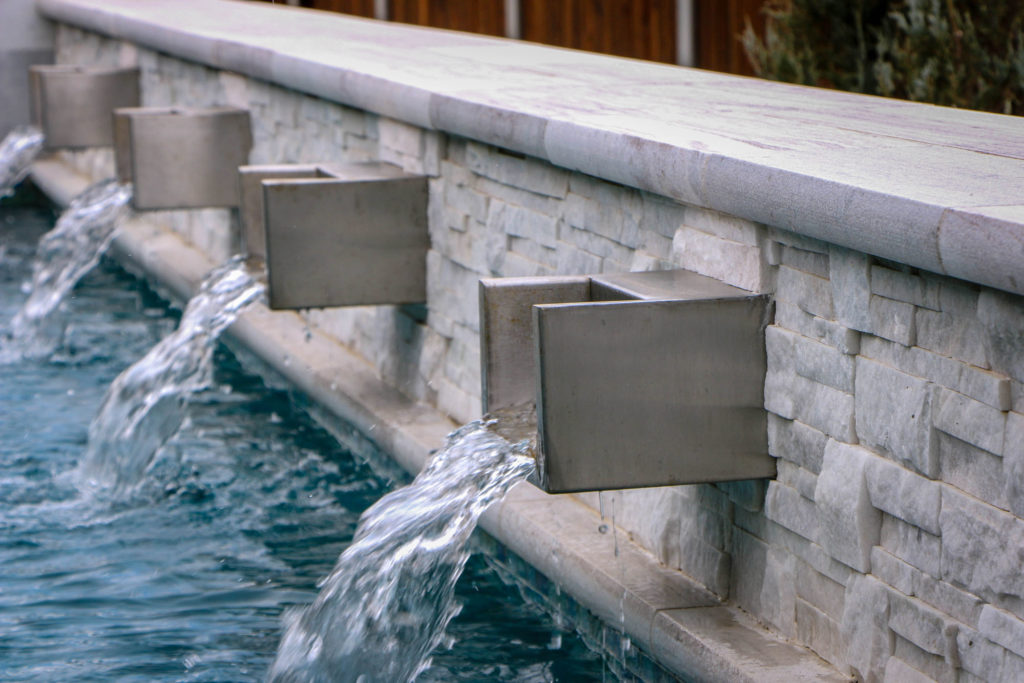 Pool with fountain